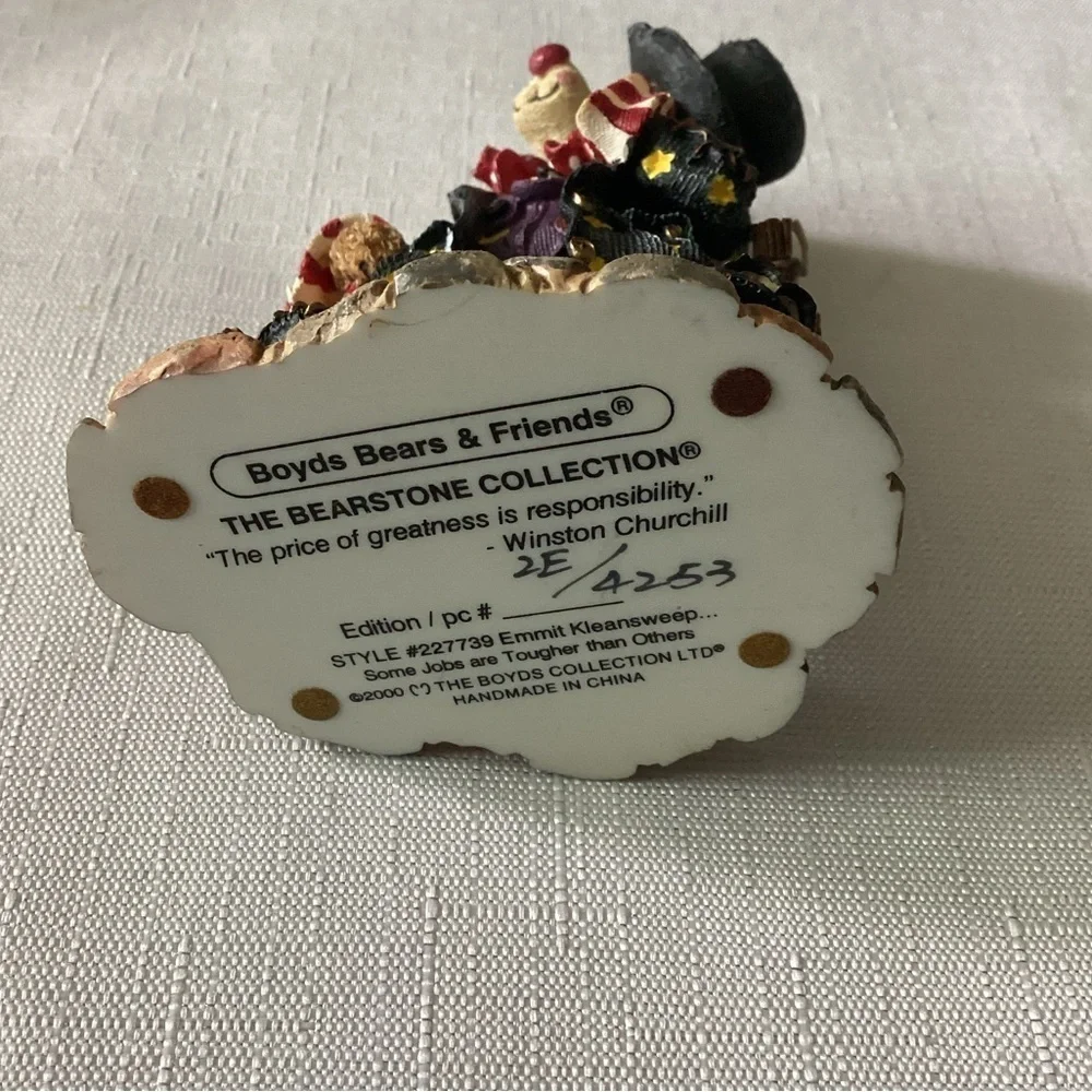 Boyd Bears Vintage Emmit Kleansweep  Resin Figurine